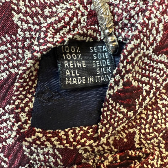 Pal Zileri Italy Burgundy Textured Silk Tie Geometric Necktie 4" Wide 60 3/4" L - Picture 6 of 9